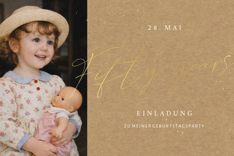 Elegante Einladung zum 50. Geburtstag im Kraft-Look mit Foto und Goldfolie