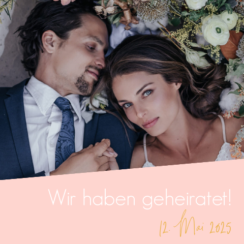 Stilvolle Wir haben geheiratet-Karte mit rosa Farben und Paarfoto
