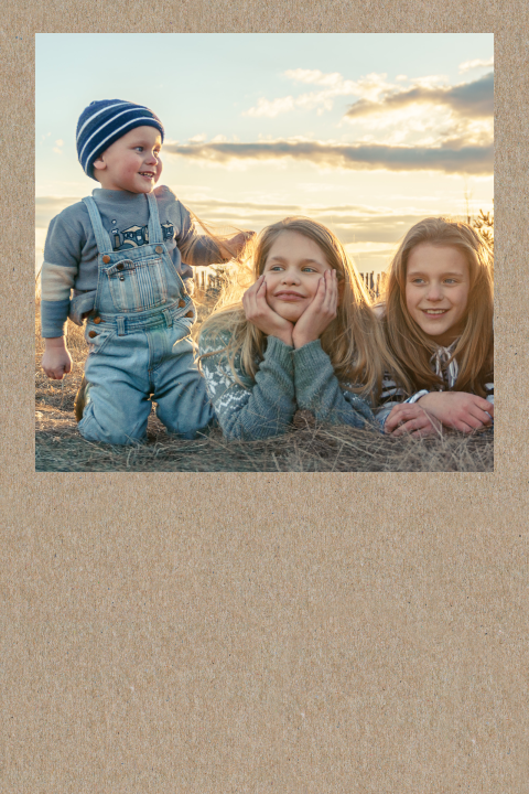 Echtes Kraftpapier Weihnachtskarte mit Foto im Hochformat