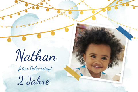 Geburtstagseinladung mit Foto, Aquarellfarben und goldenen Girlanden