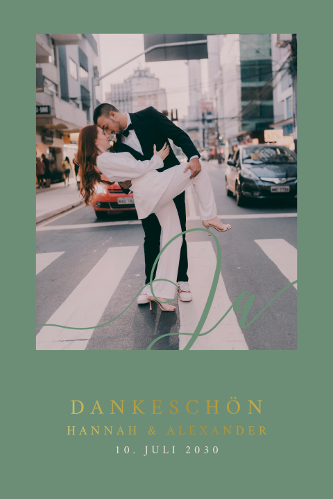 Dankeskarte in Grün mit Foto und kunstvoller Schrift