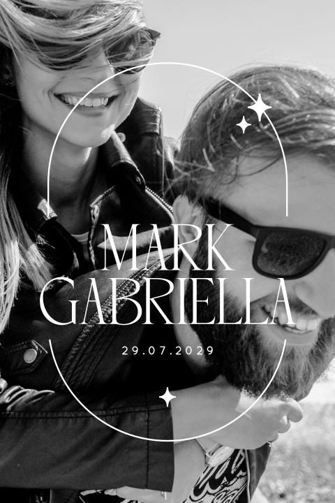 Hochzeitseinladung mit großem Foto und ovalem Rahmen mit Sternen