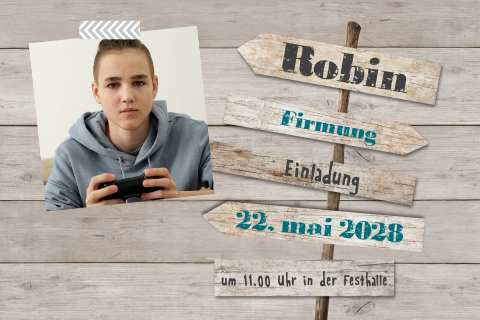 Einladung Firmung Holzernem Strandpfosten Foto