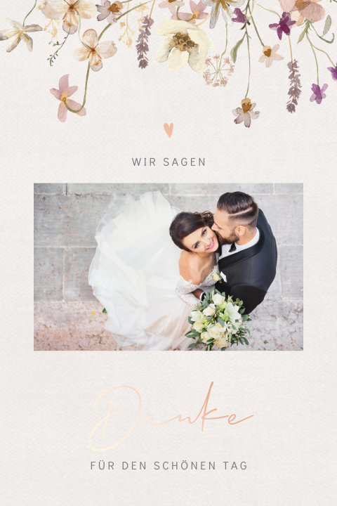 Romantische Danksagungskarte mit verspielten Blumen und runden Ecken