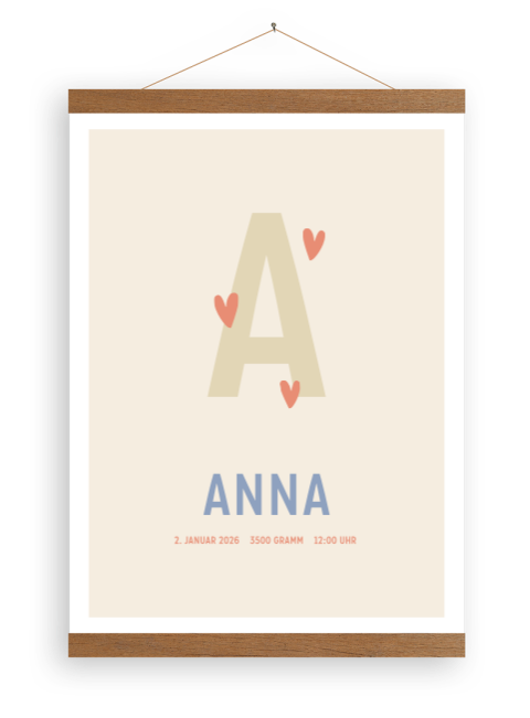 Babyleinwandposter mit beige Initialen und Herzchen