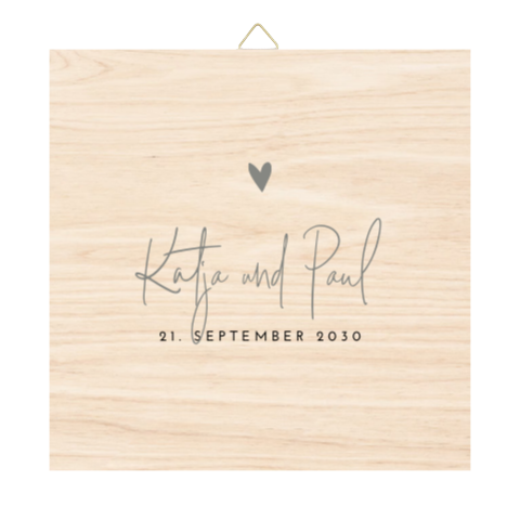 Holzfliese zur Hochzeit modern mit Herzchen