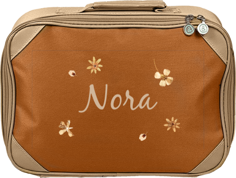 Kinderkoffer zum draufsetzen mit Namen und getrockneten Blumen