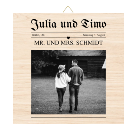 Holzfliese zur Hochzeit im Zeitungsstil