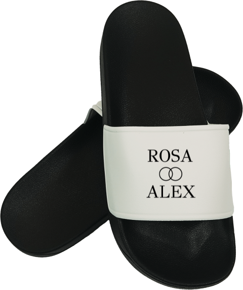 Flip-Flops mit den Namen des Brautpaares und Ringen