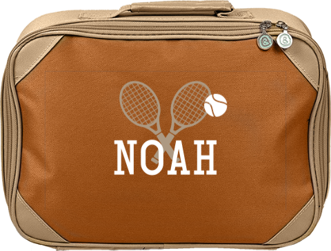 Schlichter Koffer mit Tennisschlägern und Namen