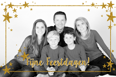 Kerstkaart met je eigen foto en goudkleurig glitter kader en sterren