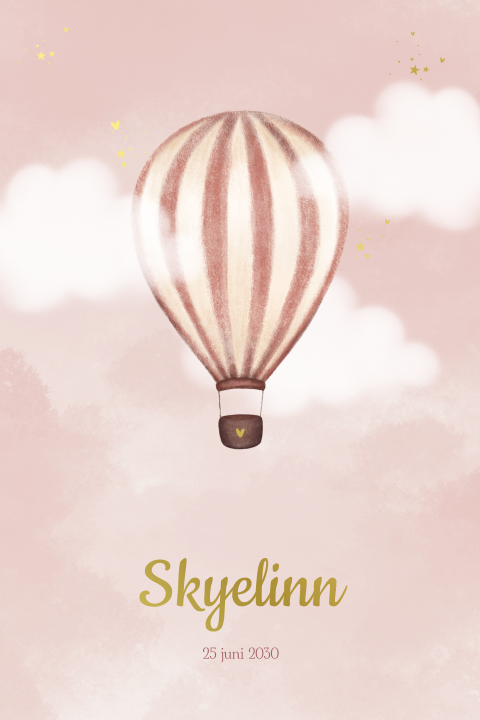 Geboortekaartje meisje met luchtballon, wolken en goudfolie hartjes