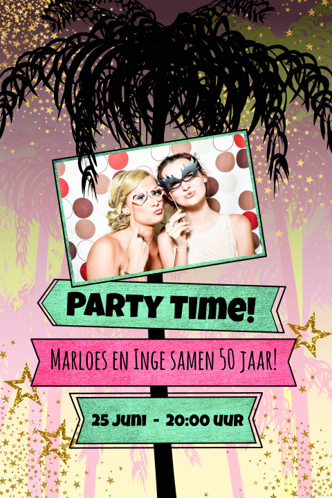 Zomerse en feestelijke uitnodiging palmbomen en wegwijzer