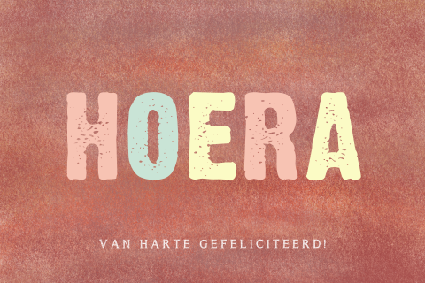 Verjaardagskaart aarde tinten en gekleurde letter