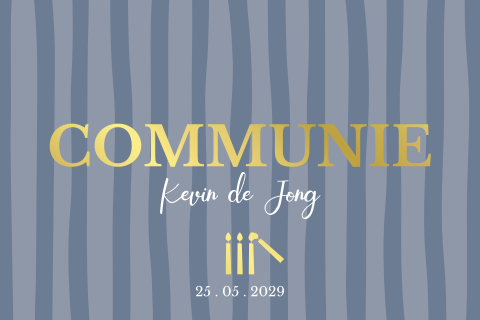 Communiekaart met blauwe strepen en goudfolie kaarsje