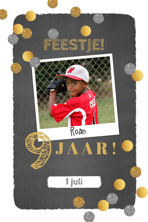 Uitnodiging kinderfeest met eigen foto krijtbord en confetti