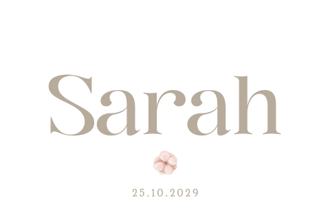 Minimalistisch geboortekaartje bloemetje en rustige typografie – Sarah
