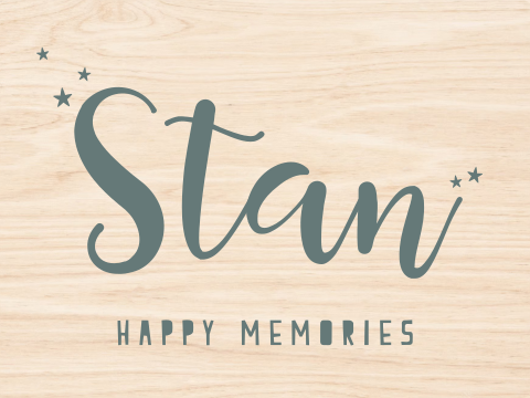 Houten memorybox met naam en sterren