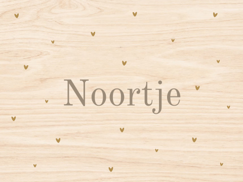 Houten memorybox met naam en hartjes – Noortje