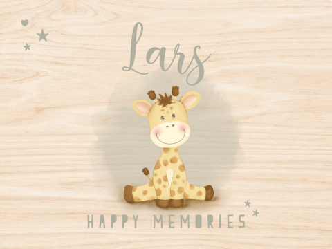 Houten herinneringenkistje met girafje en waterverf-look achtergrond
