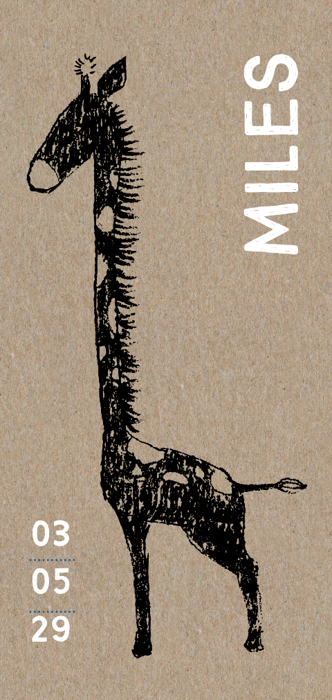 Jongensgeboortekaartje met giraf op echt kraftpapier