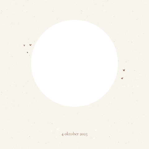 Geboortekaartje met doorkijkje en lieve baby in handen