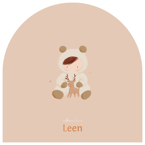 Geboortekaartje boogvorm met lief kindje in winters berenpak