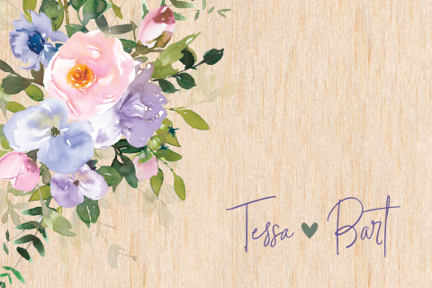 Houten trouwkaart met aquarel bloemen roze paars