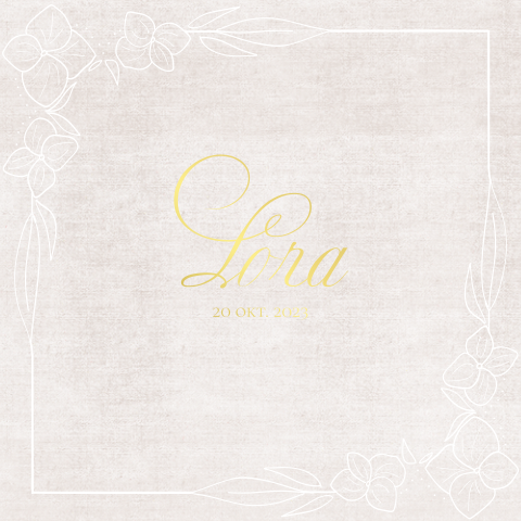 Meisjes geboortekaartje met linnen en bloemen