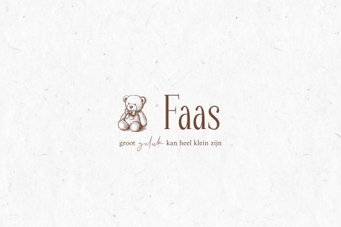 Klassiek geboortekaartje voor een jongen met een beertje