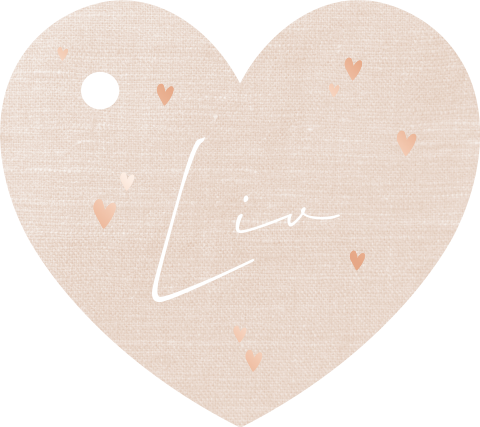 Hart labeltje meisje met linnenlook achtergrond en rosefolie hartjes