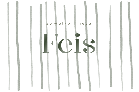 Stoer geboortekaartje voor een jongen met strepen en golfrand