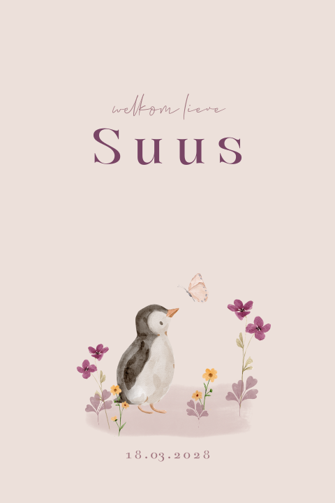 Dieren geboortekaartje meisje met pinguïn, vlinder en bloemen