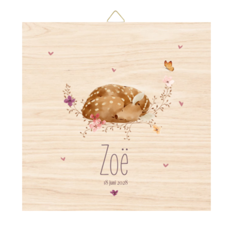 Geboortetegeltje voor een meisje met een hertje op hout