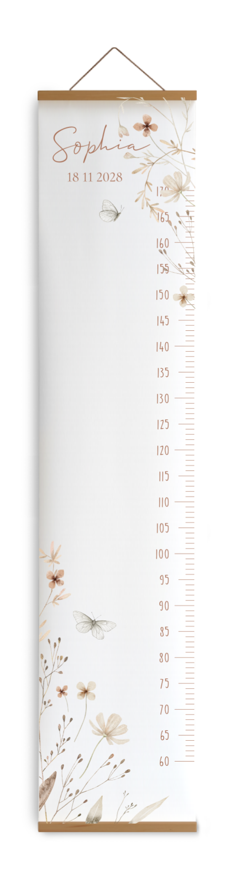 Groeimeter voor een meisje met zomerse bloemen en vlindertjes