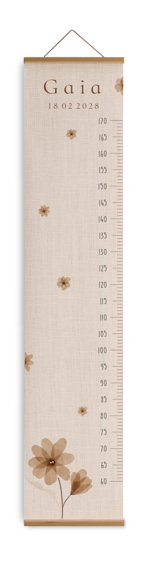 Groeimeter voor een meisje met bloemen op oudroze linnenlook