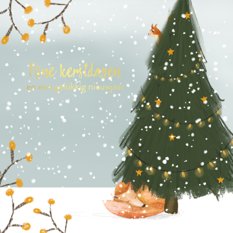 Kerstkaartje met slapend vosje onder de kerstboom