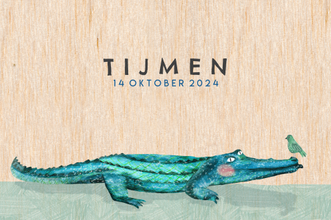 Houten geboortekaartje met een krokodil
